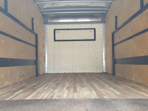 Used 2018 Chevrolet Express 3500 RWD image 10