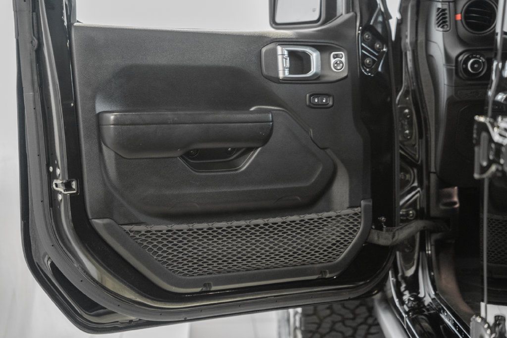 Used 2024 Jeep Wrangler Unlimited Rubicon AWD/4WD image 39