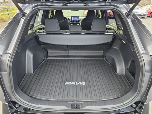 Used 2025 Toyota RAV4 SE image 14