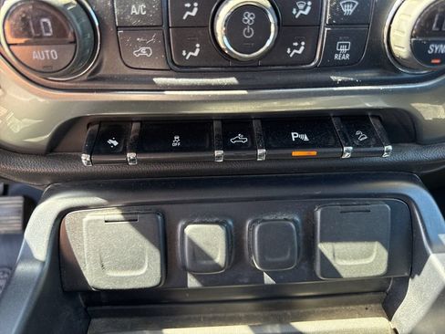 Used 2015 Chevrolet Silverado 2500 LTZ AWD/4WD image 28