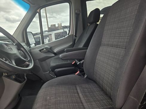 Used 2013 Mercedes-Benz Sprinter 2500 image 16