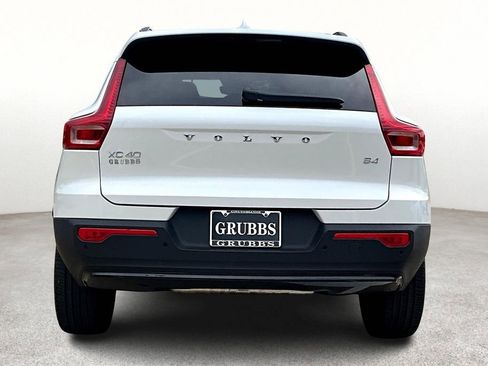 New 2026 Volvo XC40 B4 Plus w/ Protection Package Premier FWD image 7