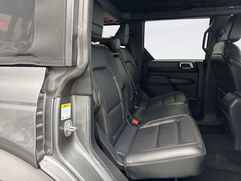 Used 2024 Ford Bronco Badlands image 19