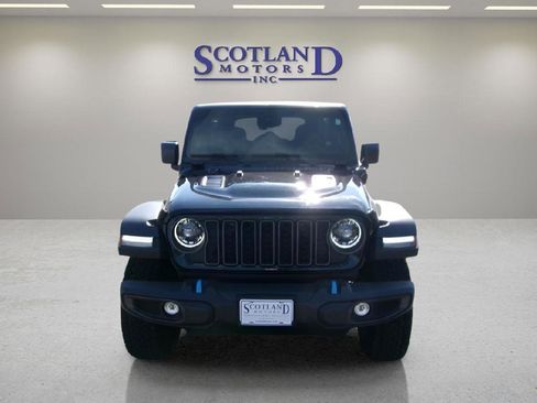 Used 2025 Jeep Wrangler Unlimited Rubicon 4xe w/ Safety Group AWD/4WD image 3