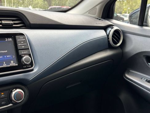 Used 2025 Nissan Versa SV FWD image 32