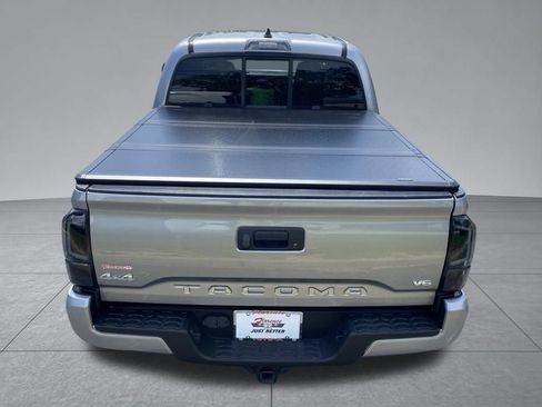 Used 2020 Toyota Tacoma SR AWD/4WD image 12