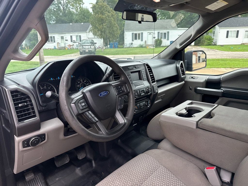 Used 2017 Ford F150 XLT AWD/4WD image 11