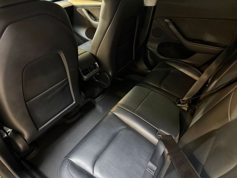 Used 2023 Tesla Model Y Long Range image 38