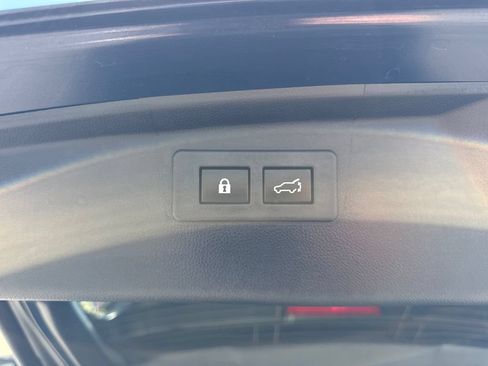 Used 2025 Subaru Outback Premium AWD/4WD image 13