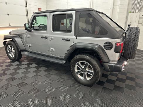Used 2018 Jeep Wrangler Unlimited Sahara image 7