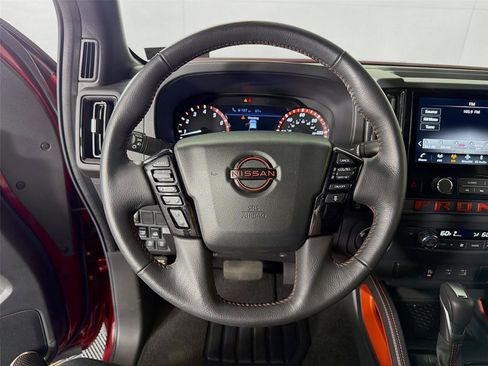 Used 2025 Nissan Frontier PRO-4X AWD/4WD image 12