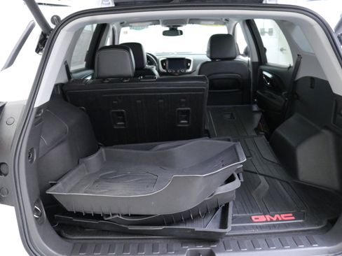 Used 2023 GMC Terrain SLT w/ Elevation Edition image 27