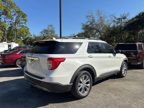 Used 2020 Ford Explorer XLT w/ Equipment Group 202A image 11