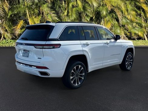 Used 2025 Jeep Grand Cherokee Overland AWD/4WD image 5