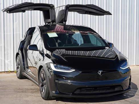Used 2022 Tesla Model X image 55