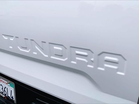 Used 2014 Toyota Tundra Limited w/ Limited Premium Package AWD/4WD image 9
