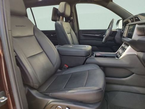 Used 2023 GMC Yukon XL Denali w/ Denali Reserve Package RWD image 28
