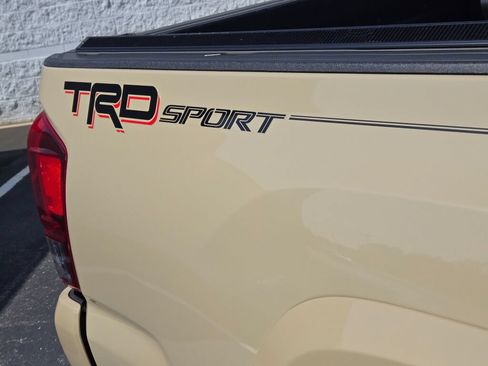 Used 2019 Toyota Tacoma TRD Sport RWD image 10