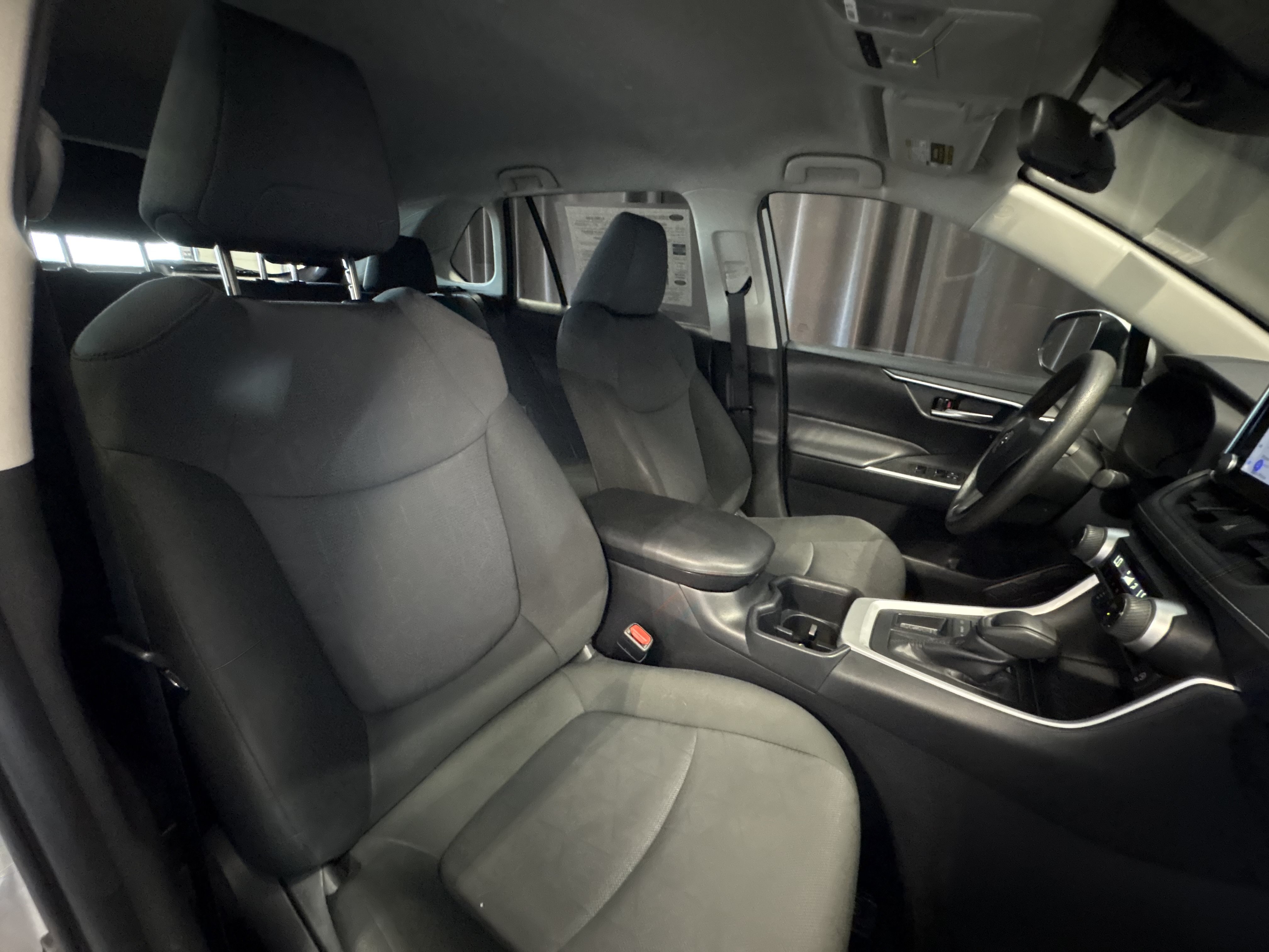 Certified 2025 Toyota RAV4 XLE FWD image 35