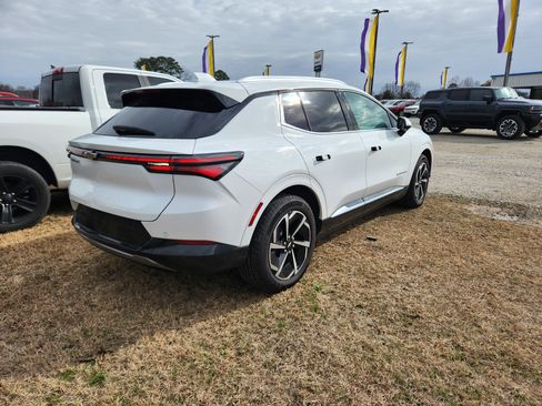 Used 2025 Chevrolet Equinox EV LT image 8