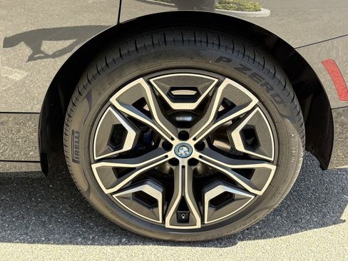 Used 2025 BMW iX xDrive50 image 17