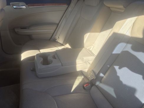 Used 2014 Chrysler 300 C image 25