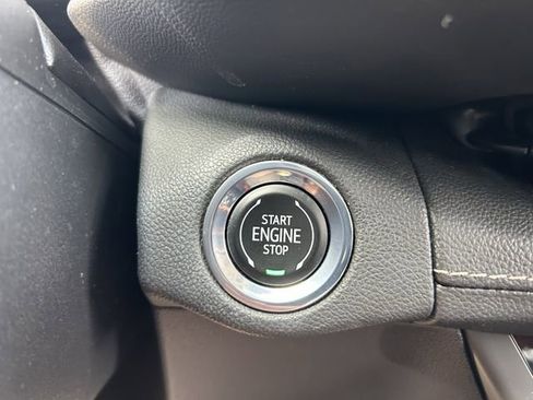 Used 2023 Buick Envision Avenir AWD/4WD image 17