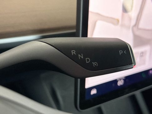 Used 2024 Tesla Model Y Long Range RWD image 23
