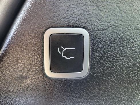 Used 2019 Chrysler Pacifica Limited w/ S Appearance Package FWD image 10