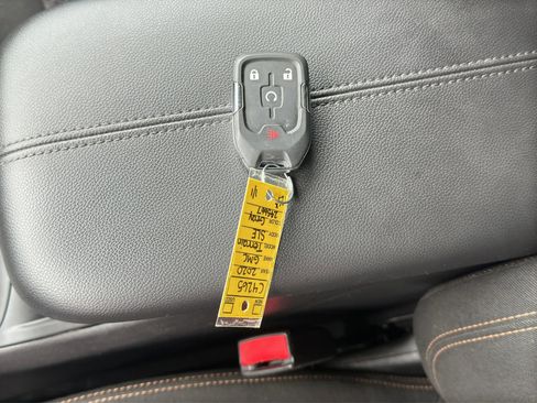 Used 2020 GMC Terrain SLE w/ Driver Convenience Package image 25