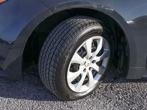 Used 2025 Toyota Corolla LE FWD image 17