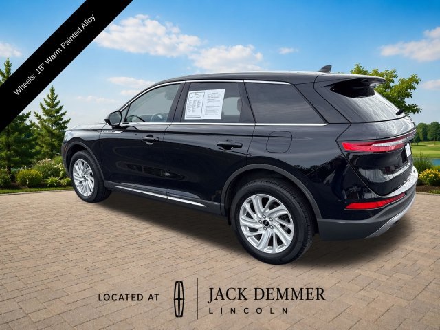 Used 2023 Lincoln Corsair AWD image 4