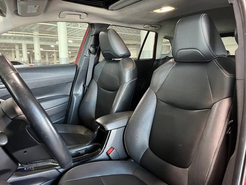 Used 2022 Toyota Corolla Cross XLE w/ Convenience Package AWD/4WD image 17