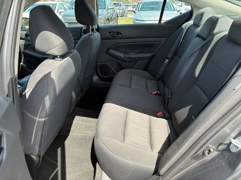 Used 2025 Nissan Altima 2.5 SV FWD image 20
