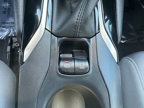 Used 2024 Toyota Corolla Cross AWD Hybrid image 32