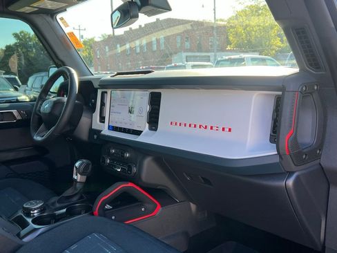 Used 2025 Ford Bronco Heritage Edition image 21