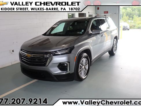 Certified 2023 Chevrolet Traverse LT AWD/4WD image 1
