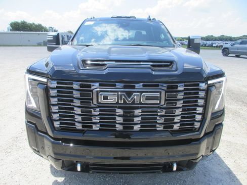 New 2026 GMC Sierra 3500 Denali Ultimate AWD/4WD image 12