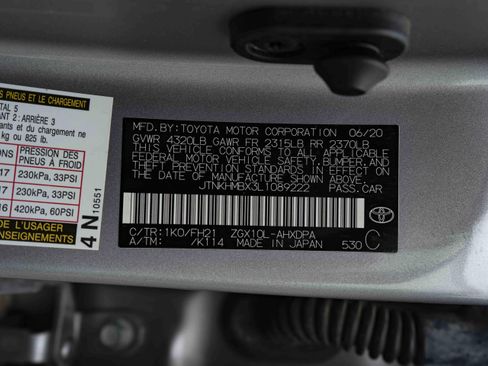 Used 2020 Toyota C-HR LE FWD image 35