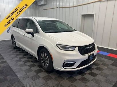 Used 2023 Chrysler Pacifica Touring-L