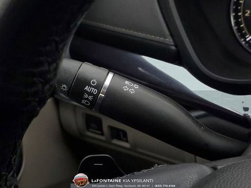 Used 2021 Cadillac XT4 Luxury w/ Cold Weather Package image 19