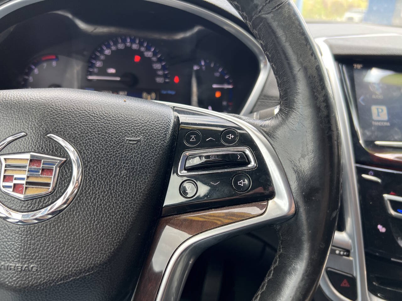Used 2013 Cadillac SRX Luxury w/ Driver Awareness Package FWD image 20