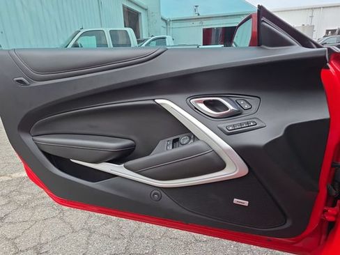 Used 2019 Chevrolet Camaro SS RWD image 28