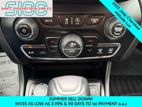 Used 2023 Jeep Cherokee Altitude Lux AWD/4WD image 18