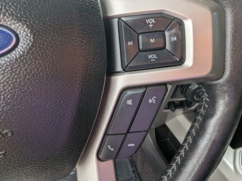 Used 2017 Ford F150 Lariat w/ Equipment Group 502A Luxury AWD/4WD image 16
