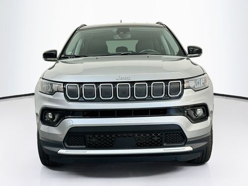 Used 2022 Jeep Compass Limited AWD/4WD image 2