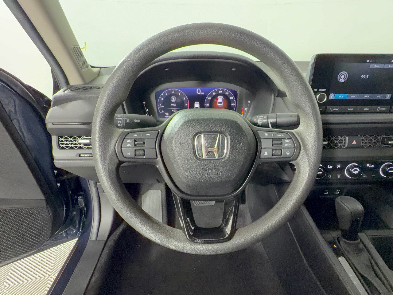 Used 2025 Honda Accord SE image 10