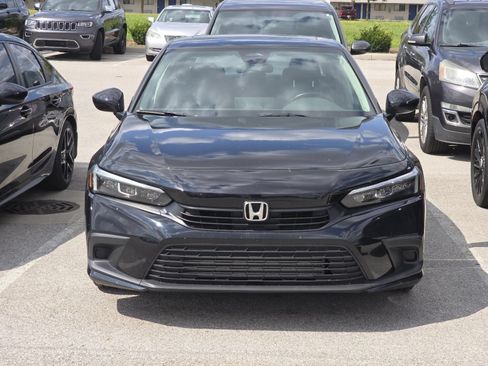 Used 2022 Honda Civic EX image 3