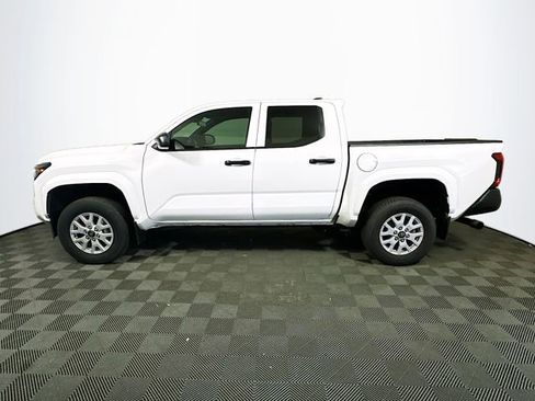 Used 2024 Toyota Tacoma SR image 5