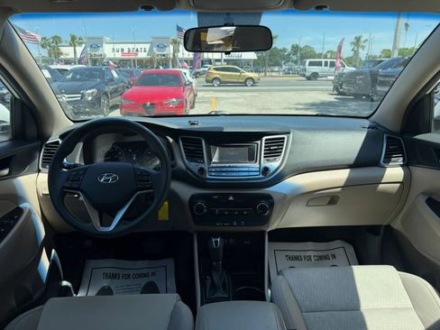 Used 2016 Hyundai Tucson SE w/ Option Group 02 FWD image 9